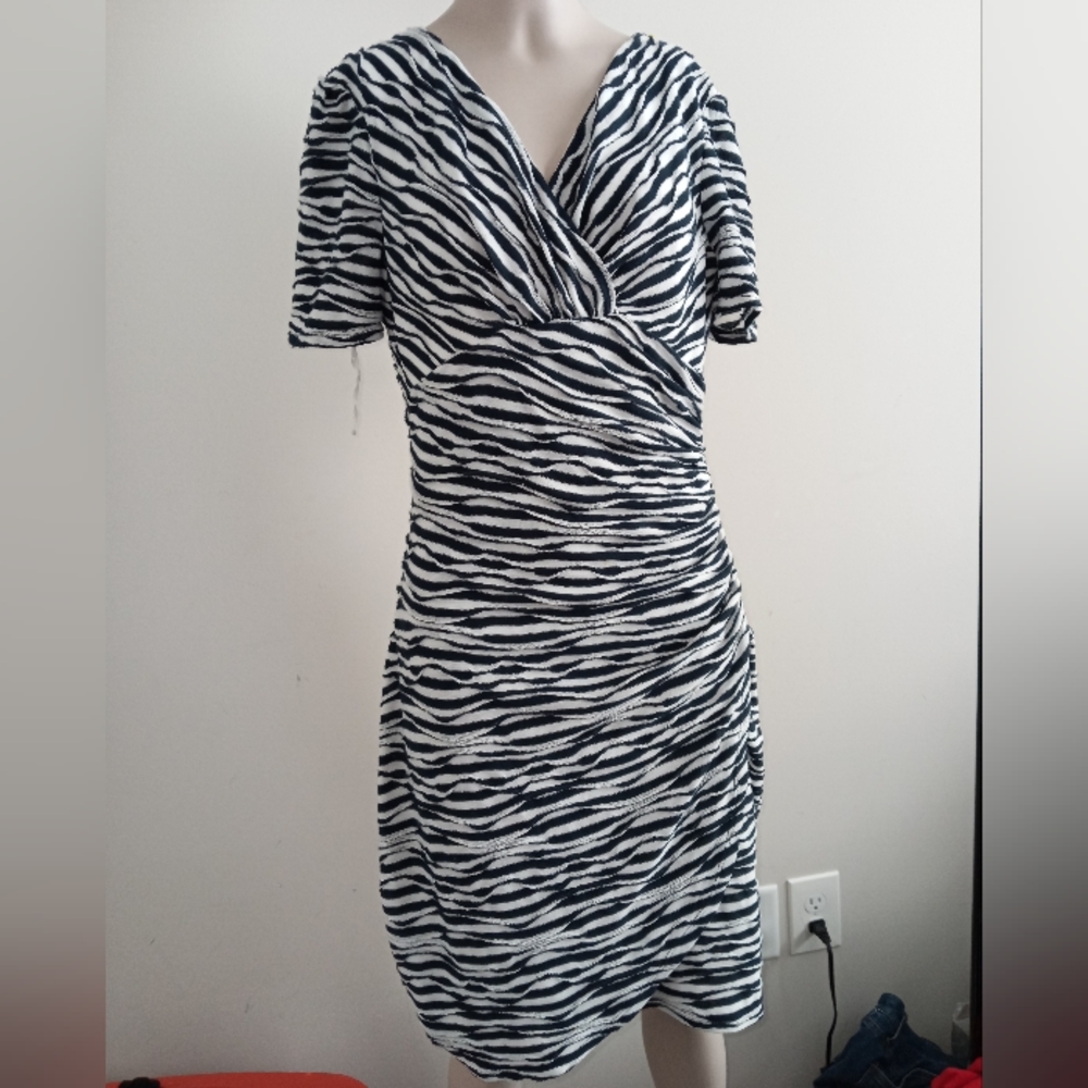 Evan picone navy blue and white zebra print dress Size 8 bodycon dress